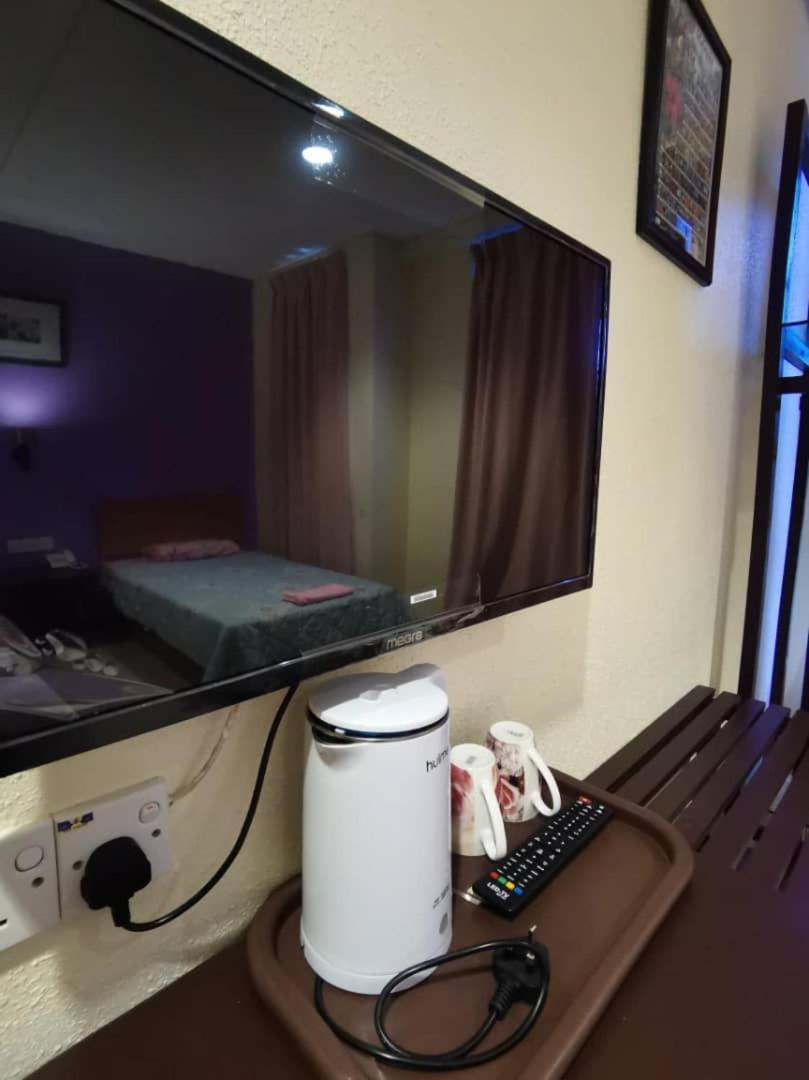Oyo 90883 Pavilion Inn Hotel Lumut Dış mekan fotoğraf