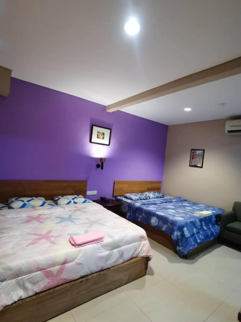 Oyo 90883 Pavilion Inn Hotel Lumut Dış mekan fotoğraf