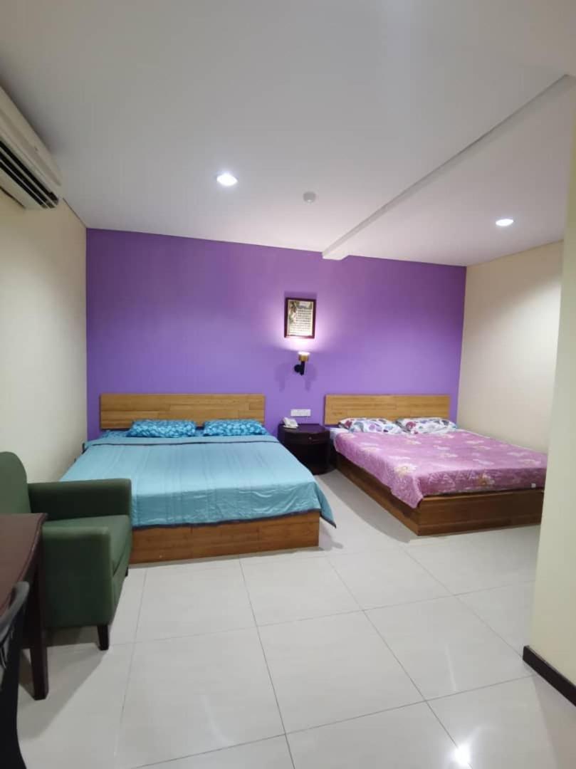 Oyo 90883 Pavilion Inn Hotel Lumut Dış mekan fotoğraf